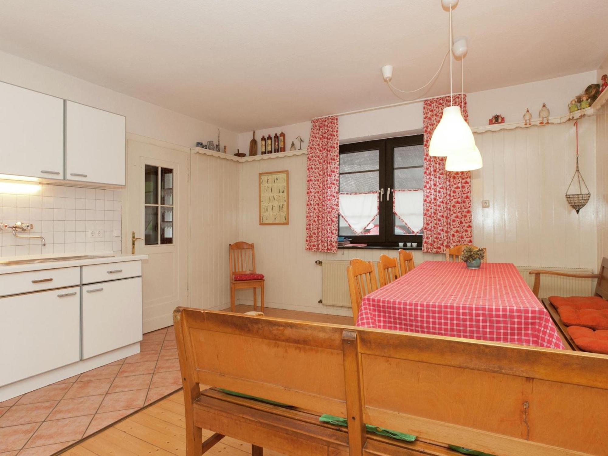 Cosy Apartment In Menkhausen Near The Ski Area シュマレンベルク エクステリア 写真