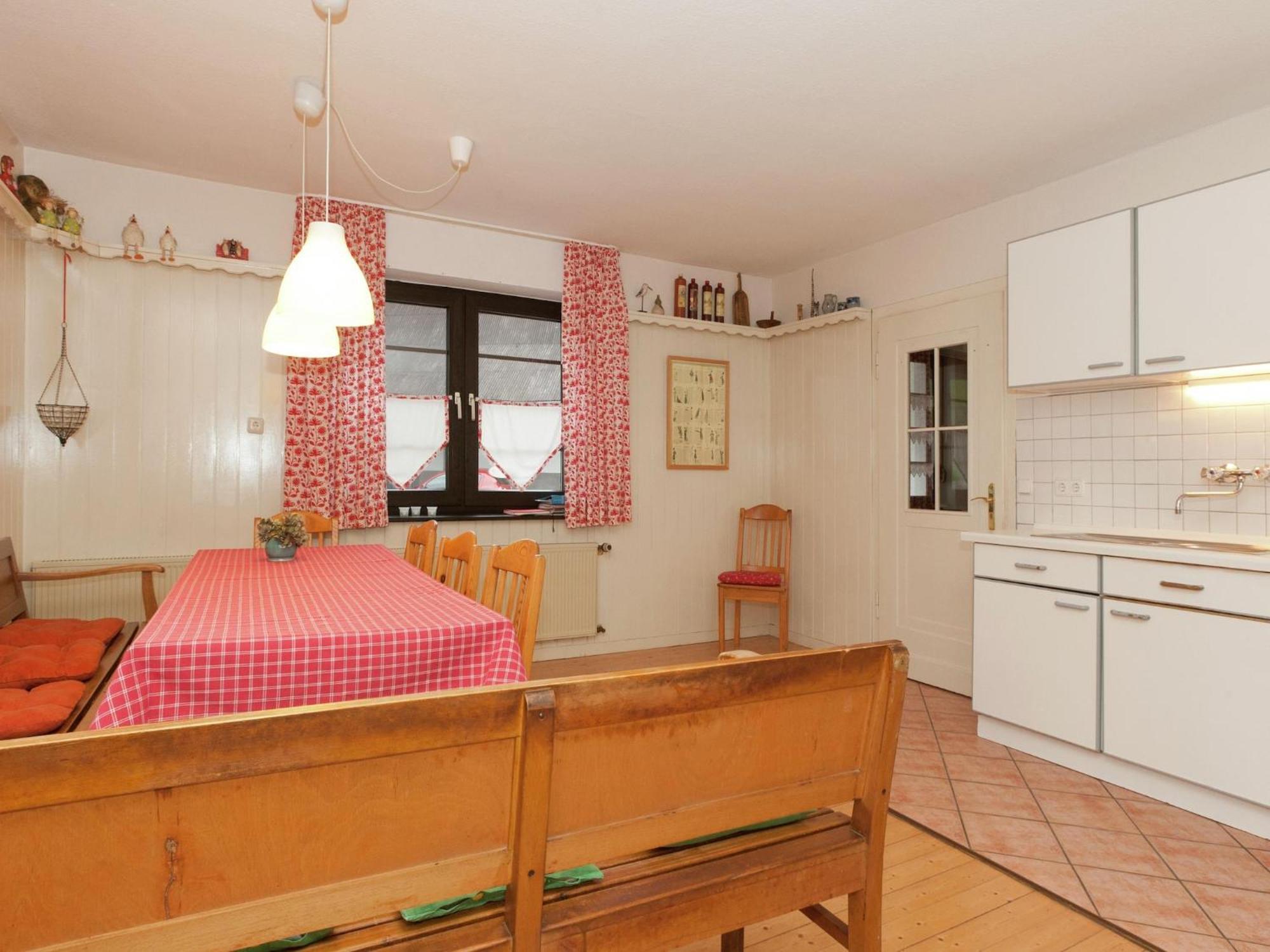 Cosy Apartment In Menkhausen Near The Ski Area シュマレンベルク エクステリア 写真
