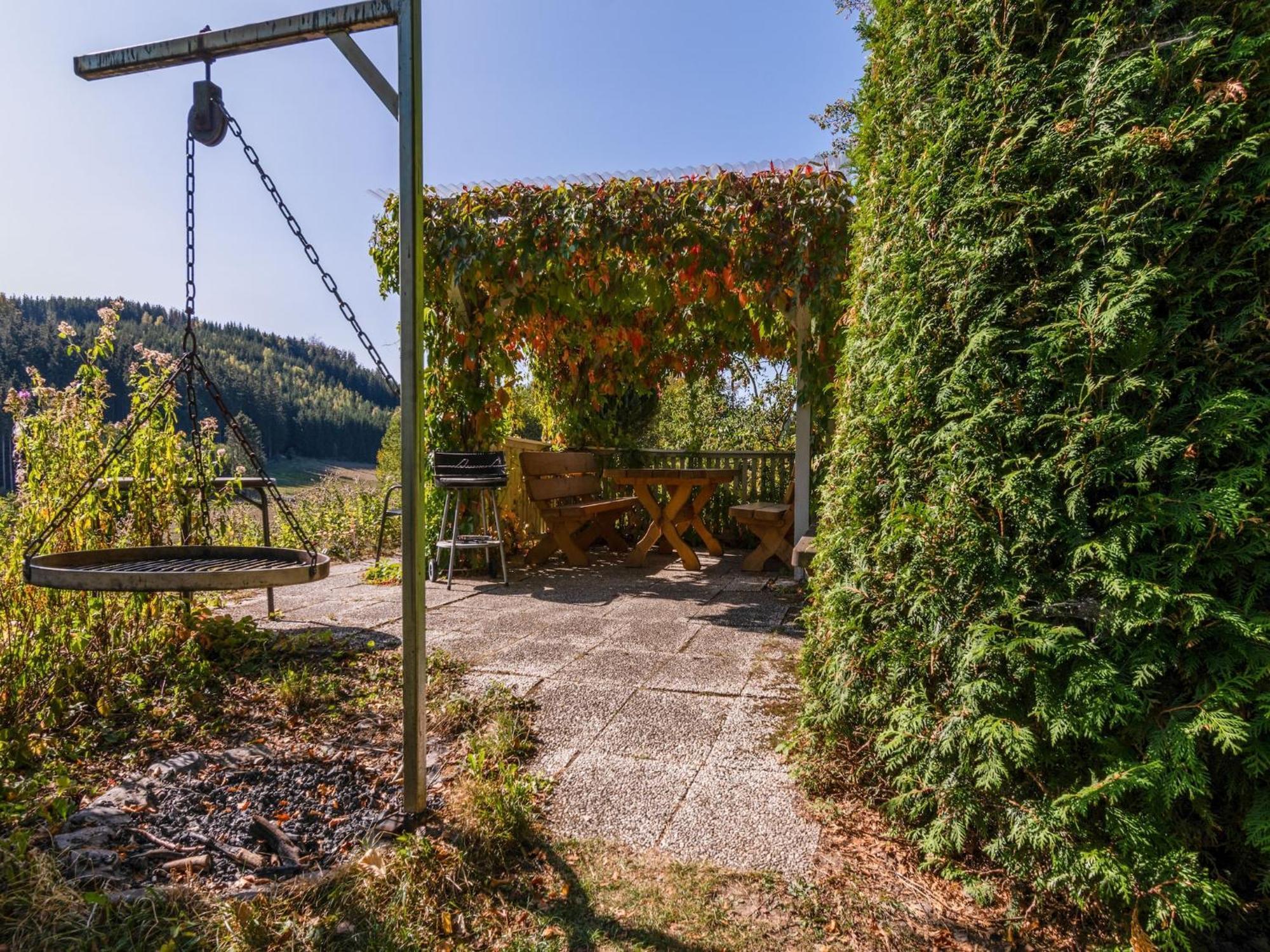 Cosy Apartment In Menkhausen Near The Ski Area シュマレンベルク エクステリア 写真