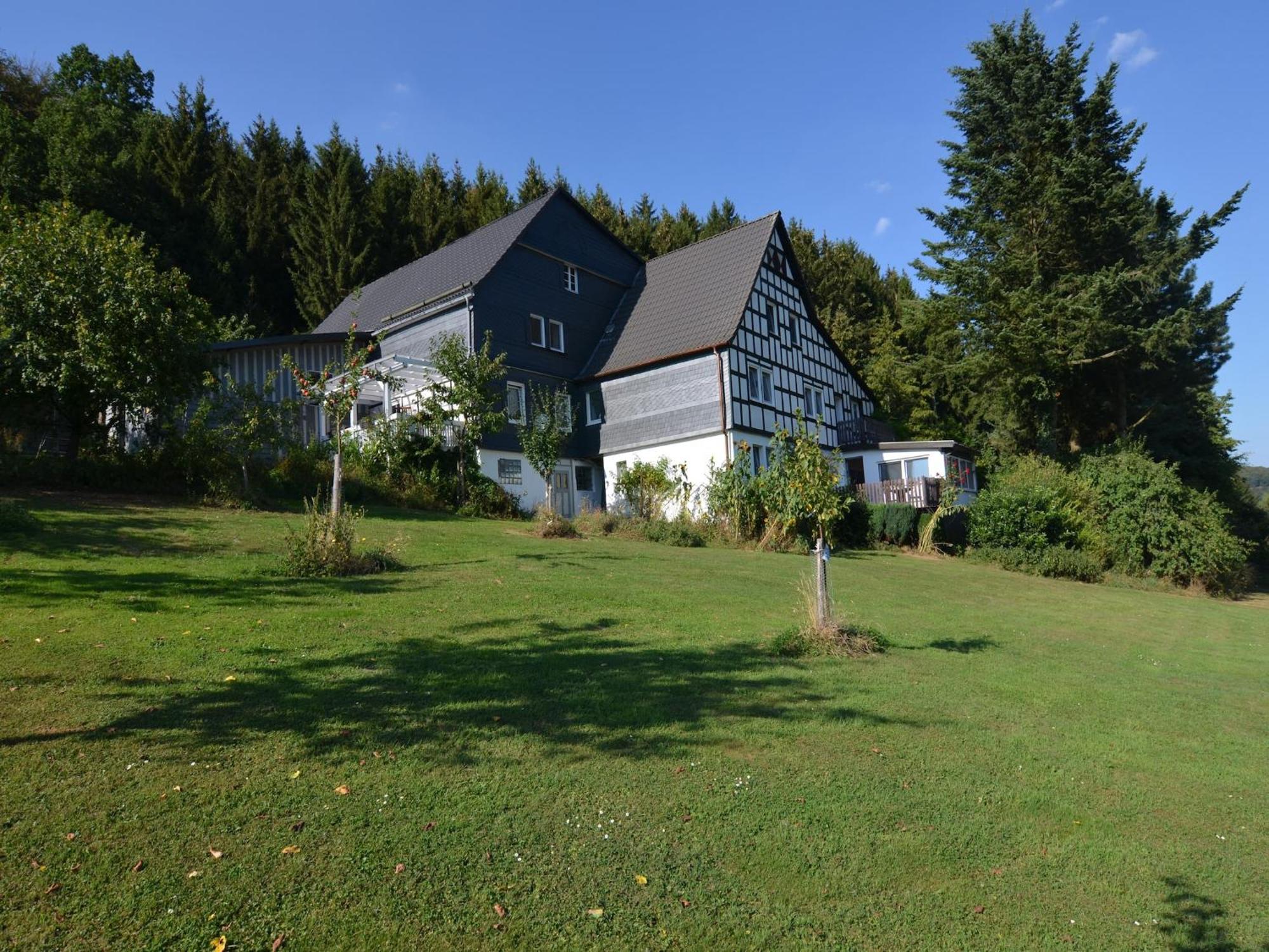 Cosy Apartment In Menkhausen Near The Ski Area シュマレンベルク エクステリア 写真